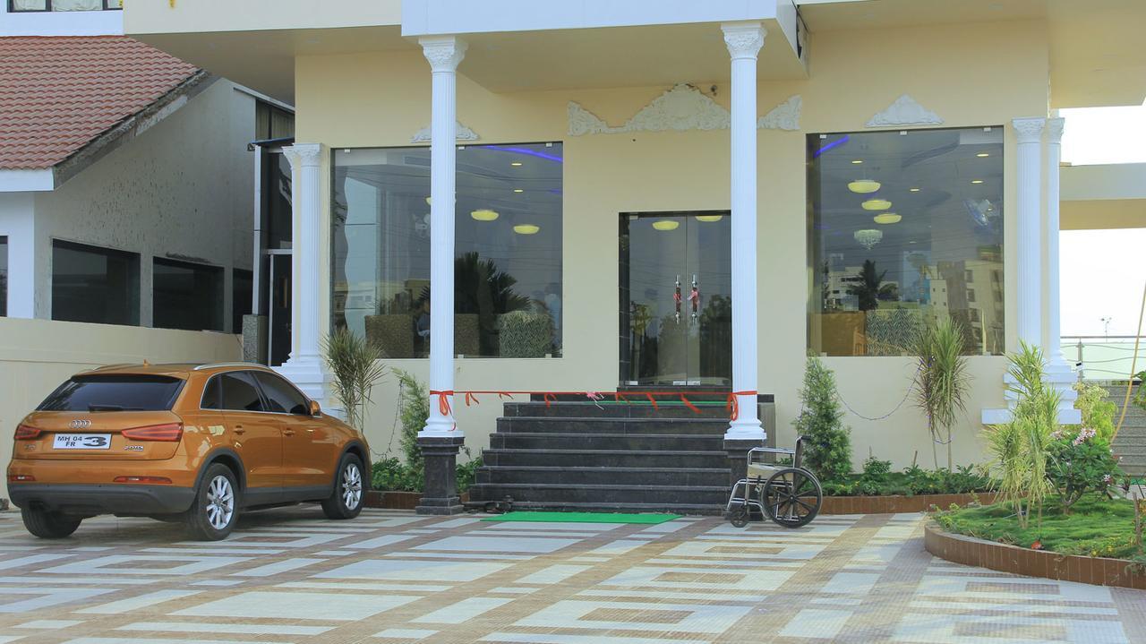 Hotel Sai Dharam Palace シルディ エクステリア 写真